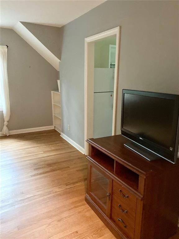 Building Photo - 487 Lakeshore Dr NE