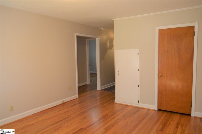 Building Photo - 125A White Oak Dr