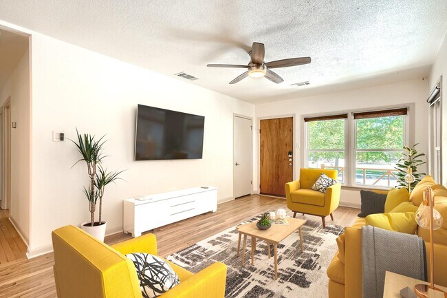 Foto del edificio - Updated Highland home with mid-century charm