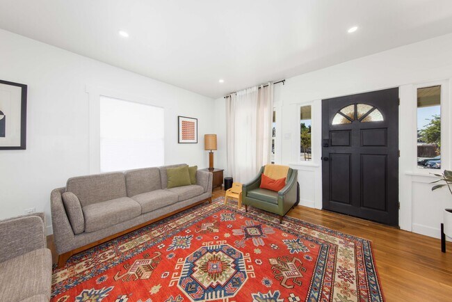 Foto del edificio - Quaint Suburban Retreat