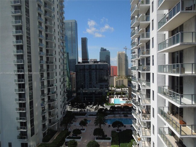 Foto del edificio - 1010 Brickell Ave