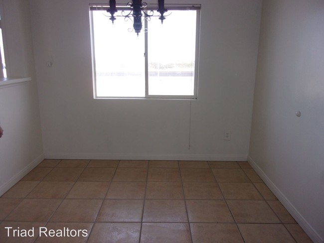 Foto del edificio - 3 br, 1 bath House - 3964 Adobe Rd.