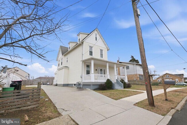 Foto del edificio - 810 Central Ave