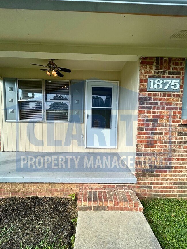 Foto del edificio - **1875 Green Drive NW