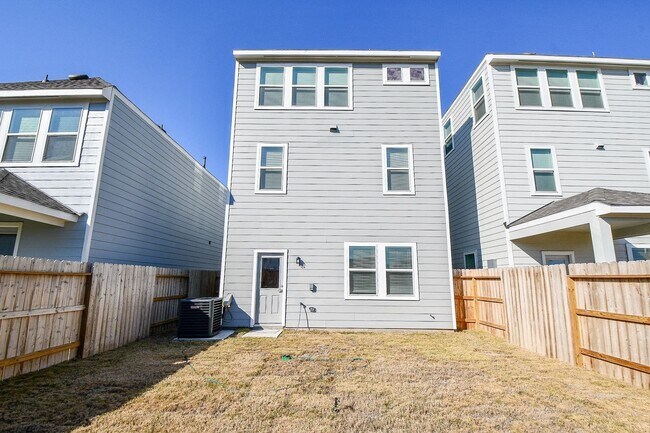 Foto del edificio - 2210 Via Laura Ln