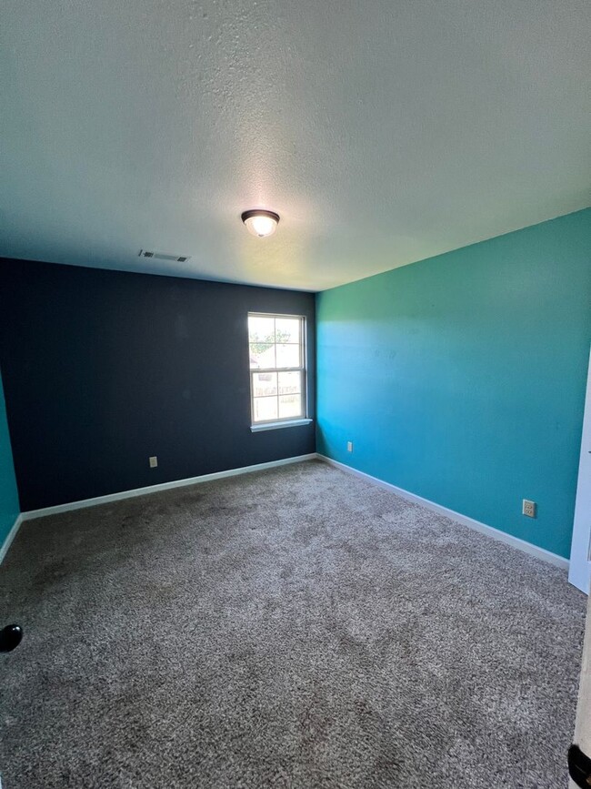Foto del edificio - 4 Bdrm 2.5 bath Home-  Munford