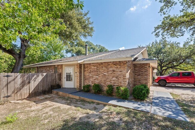 Building Photo - 1402 Vista Ridge Cove