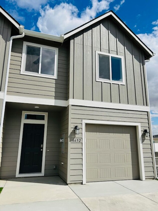 Primary Photo - Brand New Townhome -Ready for Move-In Today