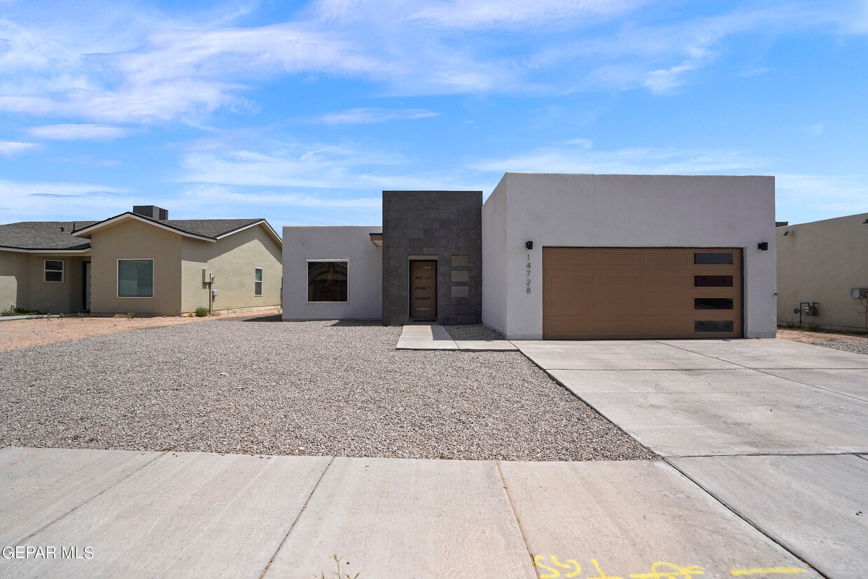 Primary Photo - 14728 Mountain Breeze Ave