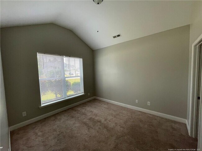 Building Photo - 96 Castlebay Dr