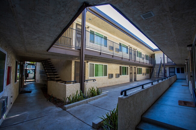 Building Photo - Meade Avenue Apartments
