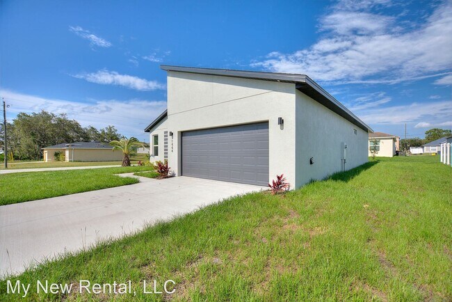 Building Photo - 4 br, 2 bath House - 1444 Punta Gorda Drive