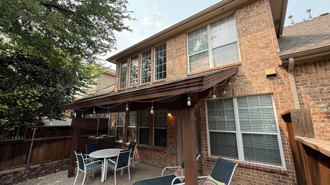 Foto del edificio - 1828 Branch Trail