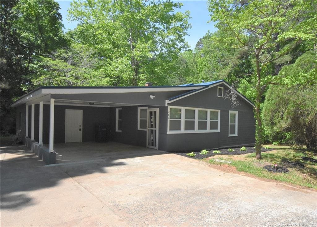 Primary Photo - 217 Grove St