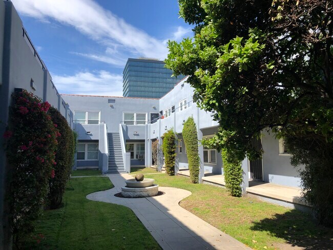 Foto del edificio - 533 S Westmoreland Ave