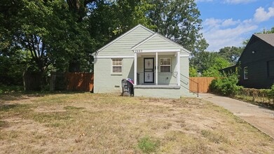 Building Photo - 2660 Supreme Ave