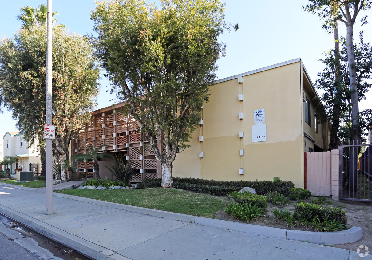 Primary Photo - Hana Bosho Apartments