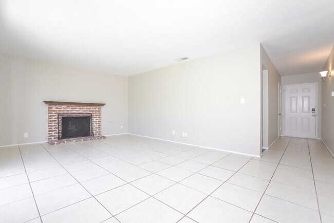 Foto del edificio - 4800 Hamilton Ave