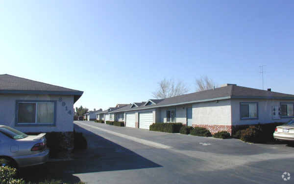 Building Photo - 8914 I Ave