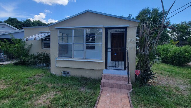 habitación de Florida - 1342 NW 43rd St