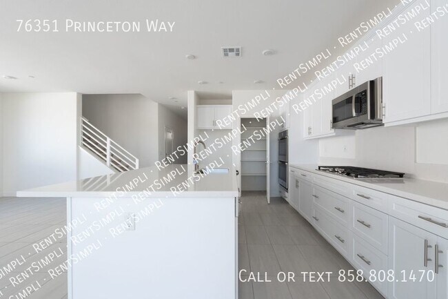 Building Photo - 1 Month Free Rent!
