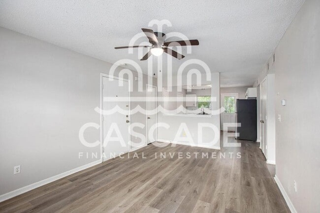 Building Photo - 144 N Crest Dr