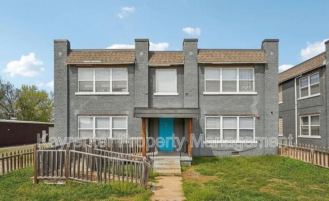 Building Photo - 2325 NW 12th St