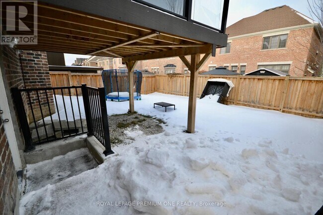 Building Photo - 5 Arctic Grail Rd