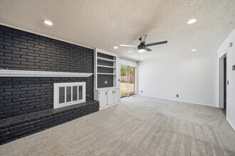 Building Photo - 5811 E 61st Pl
