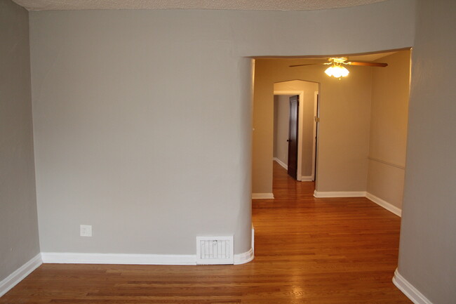 Building Photo - 1014 Moorlands Dr