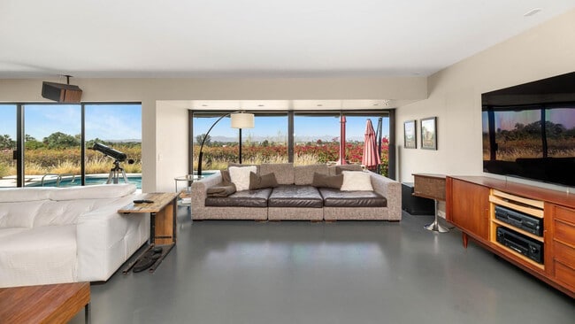Building Photo - 5526 Camelback Canyon Dr