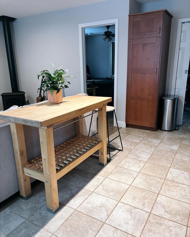 Foto del edificio - 544 Tolend Rd