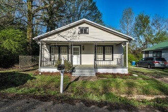 Building Photo - 108 Mississippi St