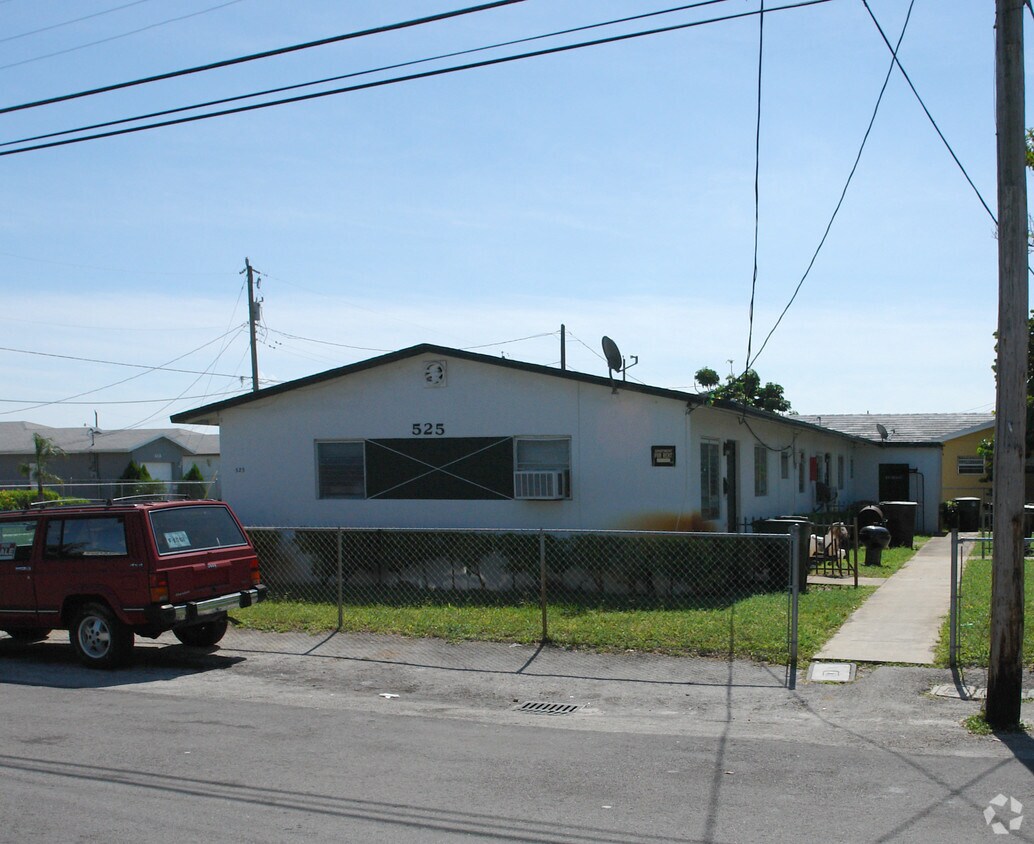 Building Photo - 525-533 NW 5th St