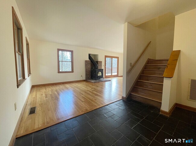 Foto del edificio - 1315 Purchase Brook Rd