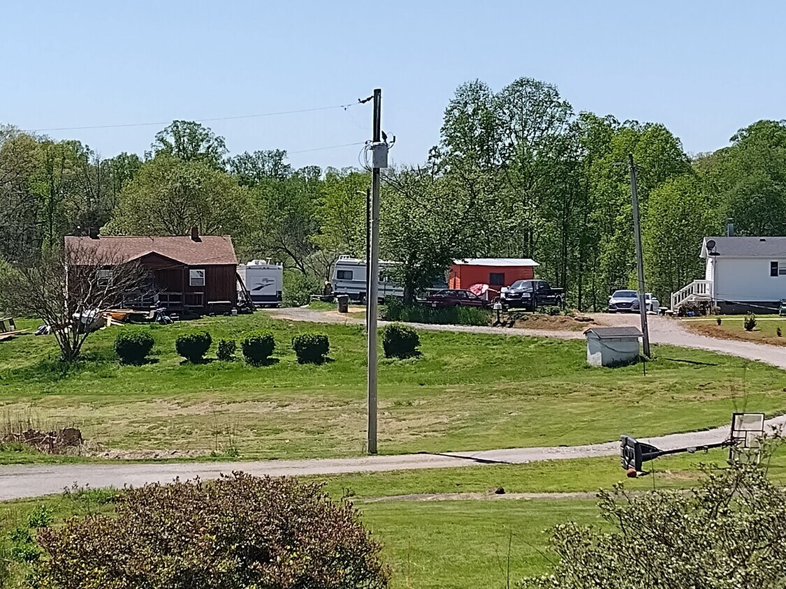 Foto principal - 451 Cook Rd