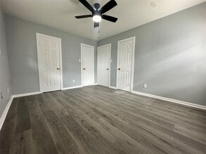 Building Photo - 502 Ave F
