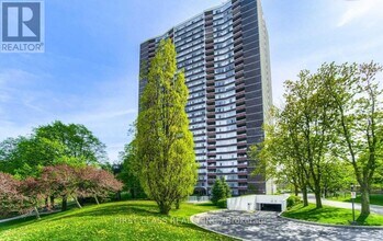 Building Photo - 3100 Kirwin Ave