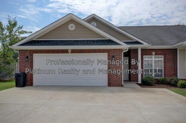 Building Photo - 2371 Ellsworth Dr