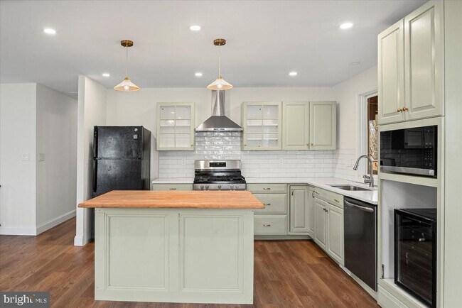 Foto del edificio - 220 Garnett Rd