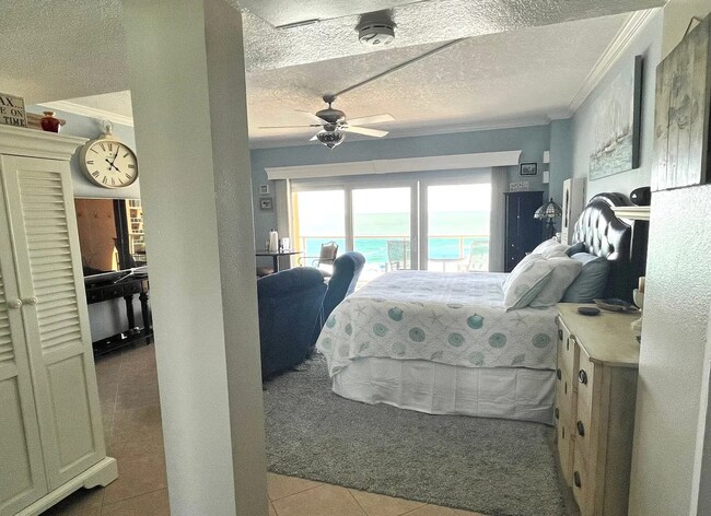 Foto del edificio - 880 Mandalay Ave