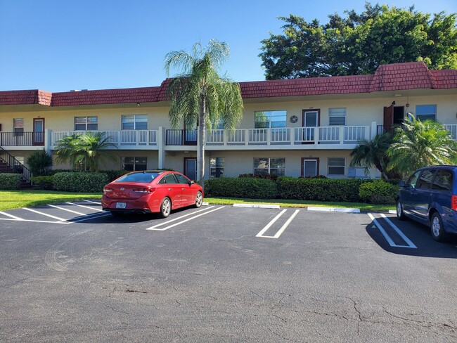 Building Photo - 4 Abbey Ln