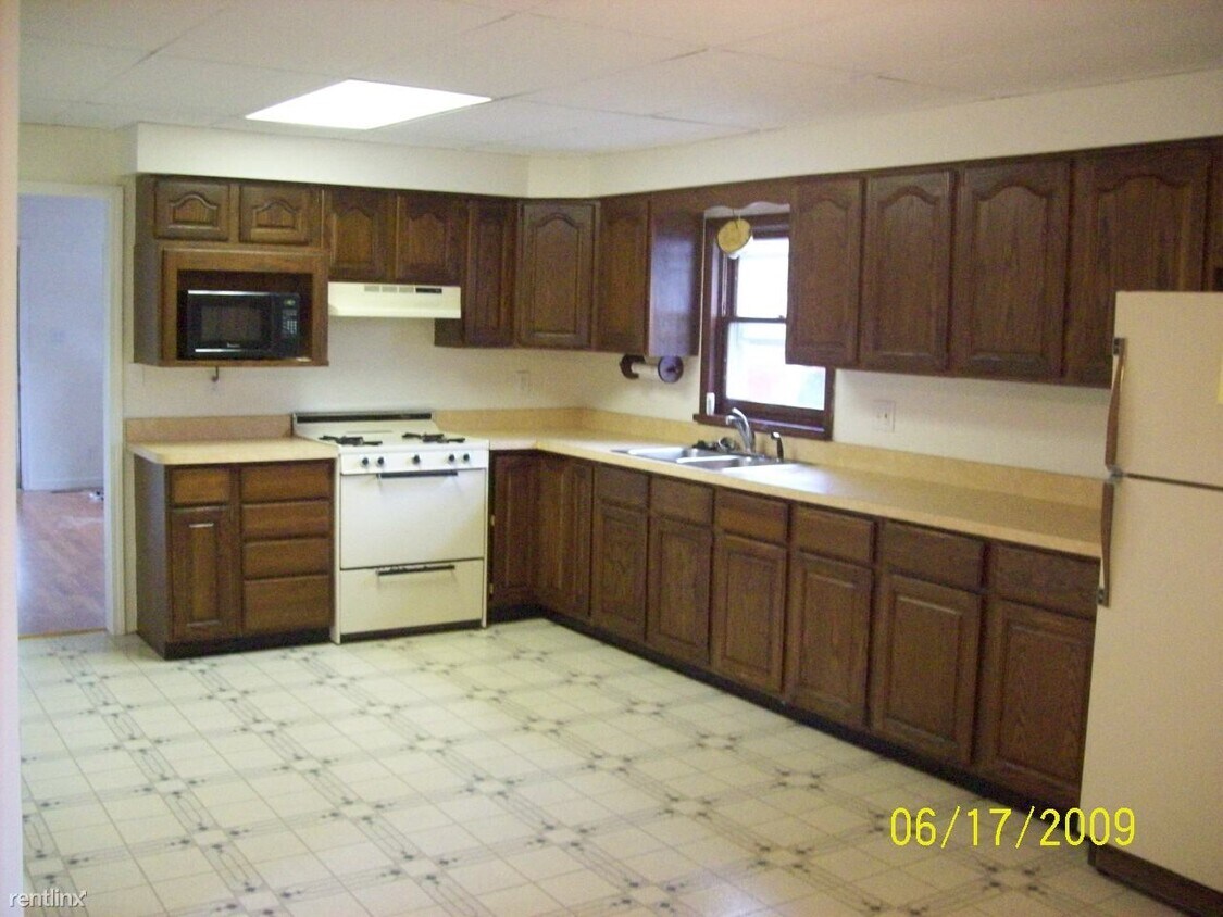 Building Photo - 3 br, 2 bath House - 7400 Hartel St