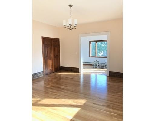 Foto del edificio - 558 Pleasant St