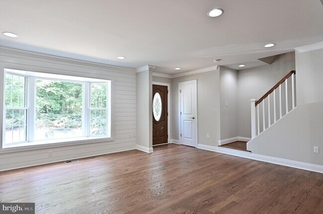 Building Photo - 10253 Braddock Rd