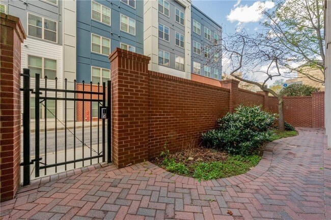 Building Photo - 201 W Ponce de Leon Ave