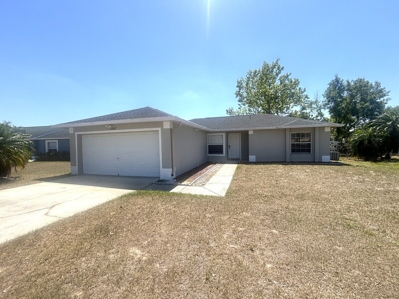 Foto principal - 12037 Goldenstar Ln