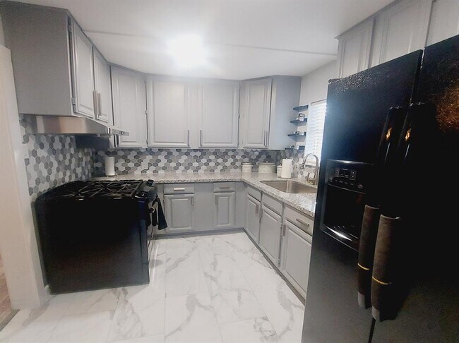 Foto del edificio - 4409 Rosemont St