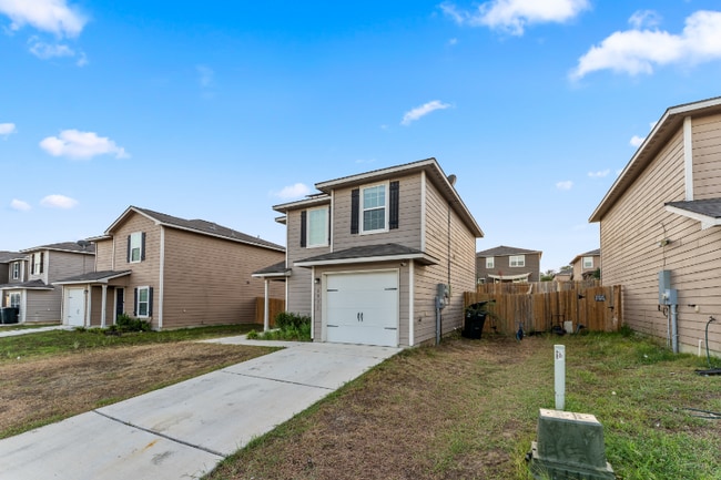 Photo - 6511 Chevler Pass (San Antonio, TX) House