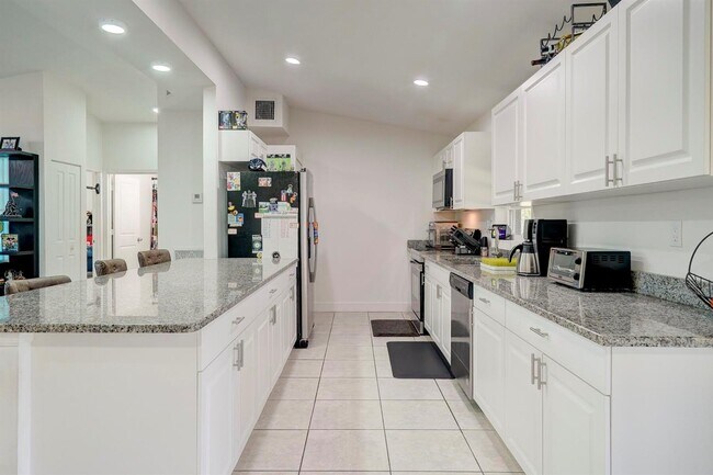 Building Photo - 17887 30th Ln N